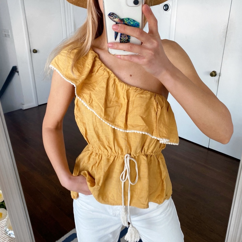 💛 ZARA Honey Yellow One-Shoulder Ruffle Top!
